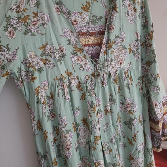 Long sleeve maxi dress - Picture 2 of 3